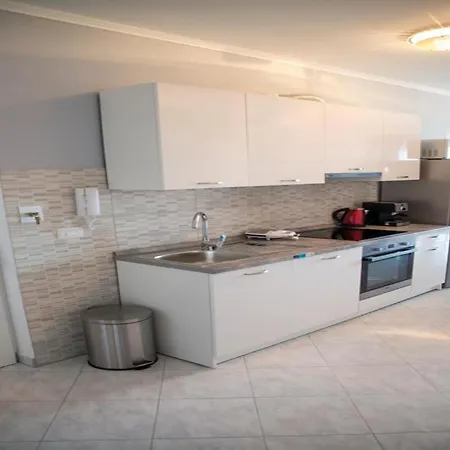 Lilly Apartament *