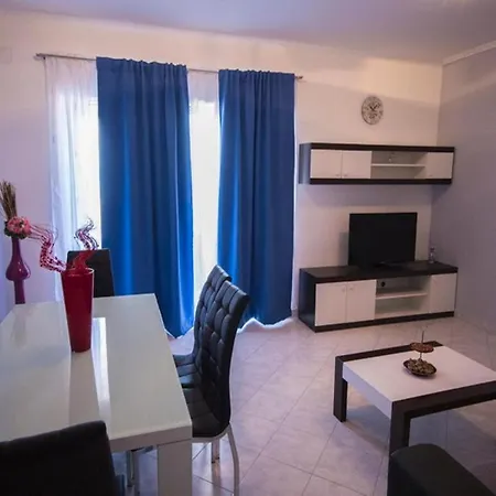 Lilly Apartament Nin