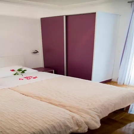 Lilly Apartament