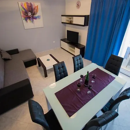 Lilly Apartament